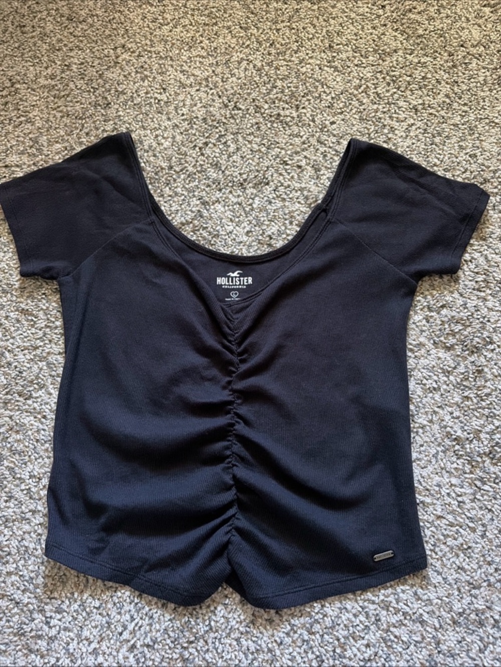 Hollister short sleeve cropped ruched shirt